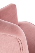 Fotel do salonu klasyczny, tkanina velvet, kolor różowy i nóżki drewniane w kolorze czarnym