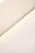 Fotel do salonu, nowoczesny, boho, kolor naturalny z czarnym stelażem, tkanina velvet, rattan syntetyczny