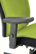 Fotel do biurka obrotowy, kolor zielony z czarnym, wysuwane siedzisko i regulowane podłokietniki