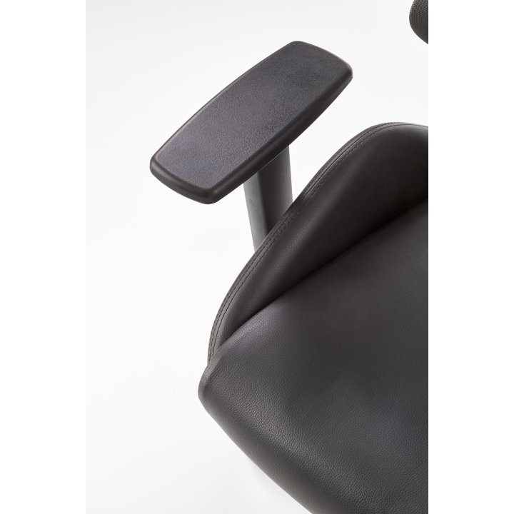 Czarno-popielaty fotel gabinetowy z siatkowym oparciem, regulowane podłokietniki i zagłówek, eko skóra