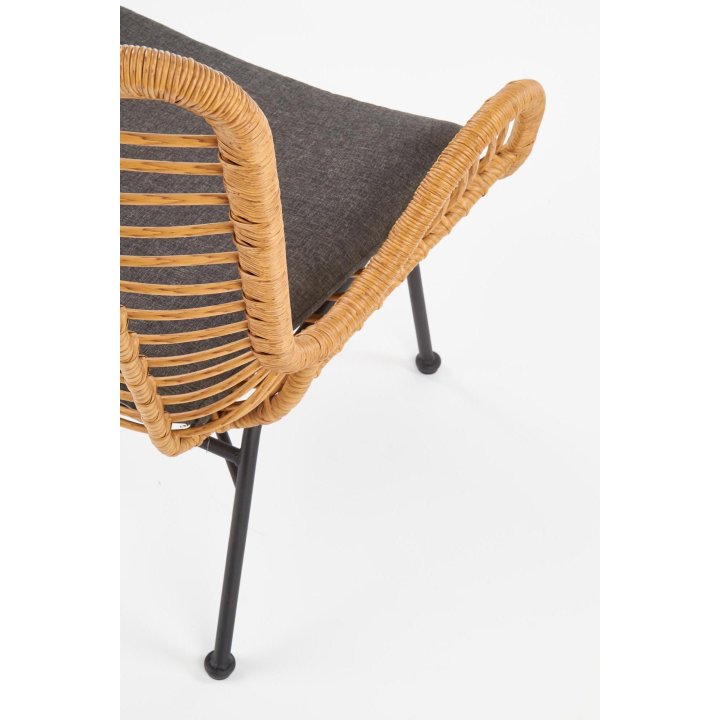 Fotel do salonu, boho, skandynawski, kolor naturalny, stelaż czarny szara poduszka, rattan syntetyczny