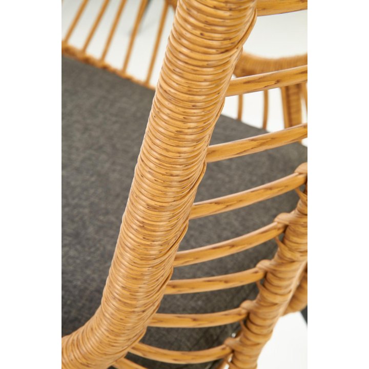 Fotel do salonu, boho, skandynawski, kolor naturalny, stelaż czarny szara poduszka, rattan syntetyczny