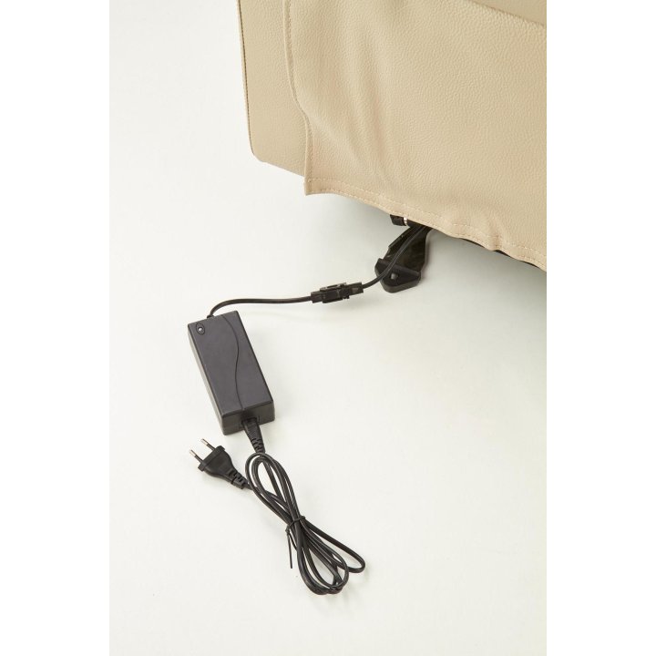 Fotel do salonu, funkcja relax, beżowa ekoskóra, funkcja kołyski i elektryczngo rozkładania
