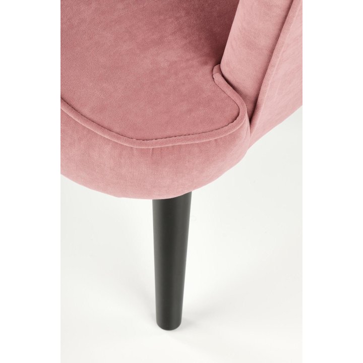 Fotel do salonu klasyczny, tkanina velvet, kolor różowy i nóżki drewniane w kolorze czarnym