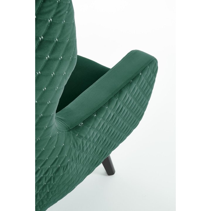 Fotel do salonu, klasyczny, tradycyjny, typu uszak, ciemnozielona tapicerka, nóżki czarne drewniane, oparcie pikowane