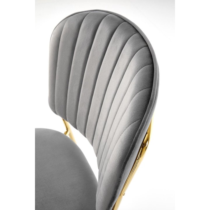 Szare krzesło tapicerowane w stylu glamour do toaletki z eleganckimi złotymi nogami