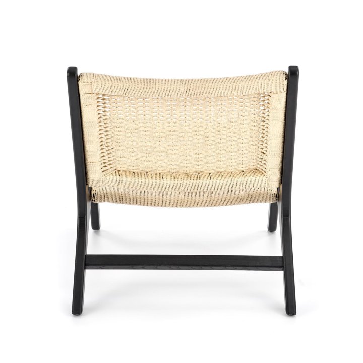 Fotel do salonu w kolorze naturalnym i z czarnym stelażem, w stylu boho, sznurek