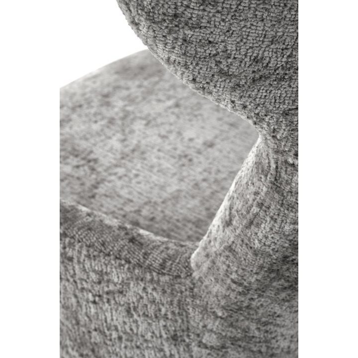 Fotel do salonu typu uszak w kolorze popielatym z czarną podstawą