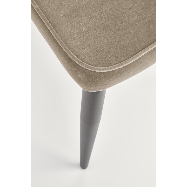 Krzesło do salonu pikowane beżowe