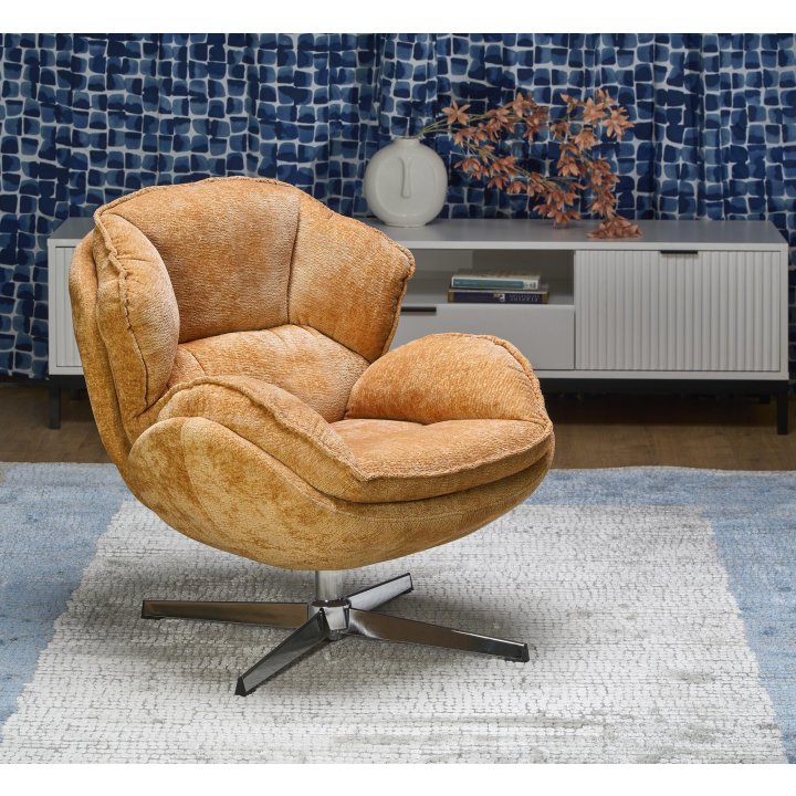 Fotel do salonu, musztardowy na chromowanej eleganckiej podstawie