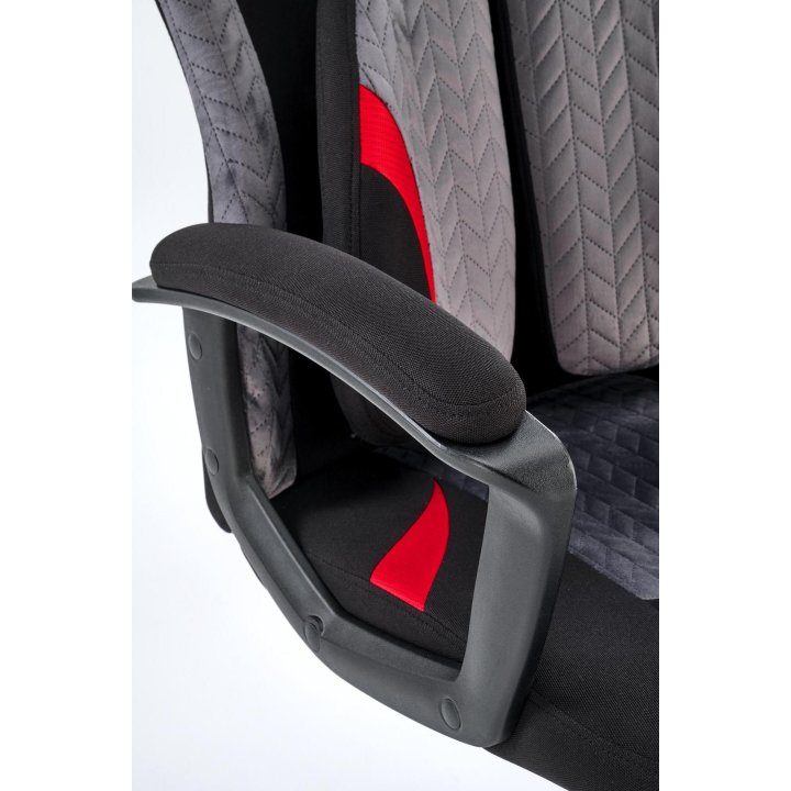 Fotel do biurka, kolor czarno-popielaty z czerwonymi wstawkami, na czarnej podstawie, kółka kauczukowe