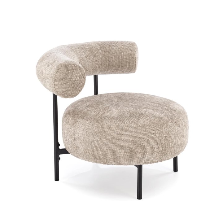 Beżowy wypoczynkowy fotel z oparciem do salonu na czarnych nóżkach