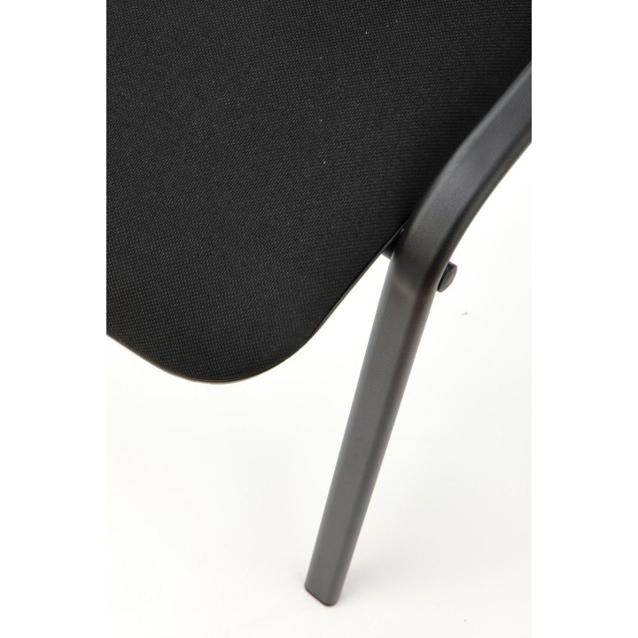 Czarne krzesło do kuchni z metalową ramą - klasyczny design