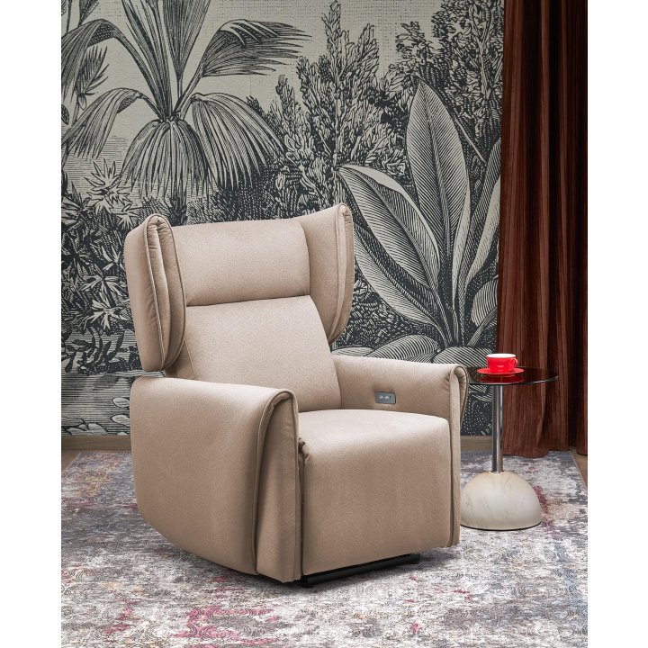 Beżowy fotel do salonu, rozkładany z funkcją relax