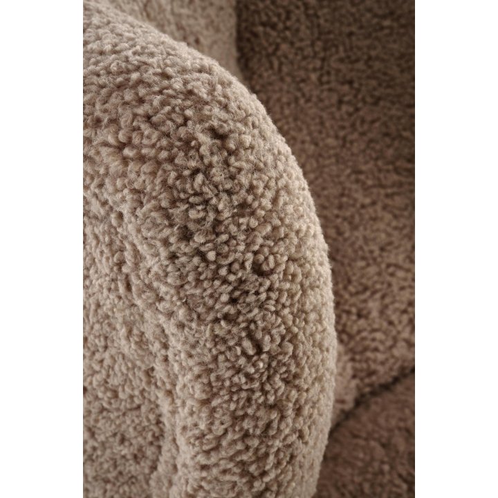 Fotel do salonu nowoczesny, tkanina SVEN, kolor ciemny brązowy i nóżki drewniane w kolorze naturalnym