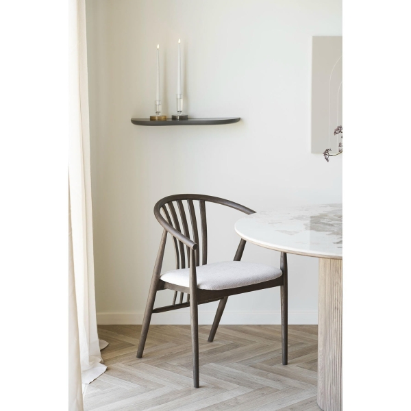 Krzesło Agustin drewno dębowe z siedziskiem z tkaniny, dymiony/piaskowy - House Nordic ApS