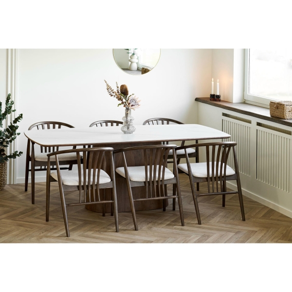 Krzesło Agustin drewno dębowe z siedziskiem z tkaniny, dymiony/piaskowy - House Nordic ApS